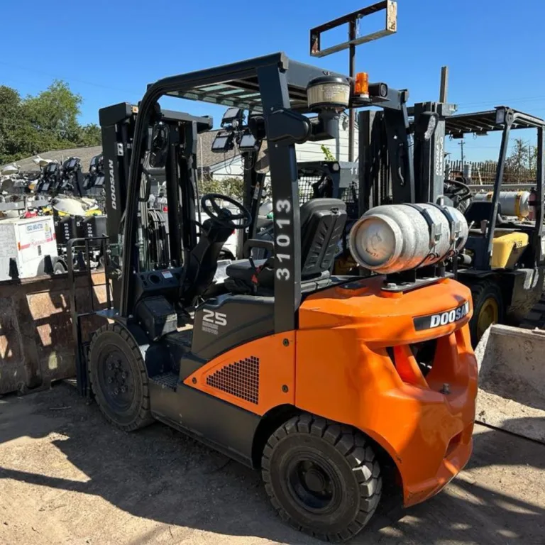 Doosan G25-E7 Warehouse Forklift